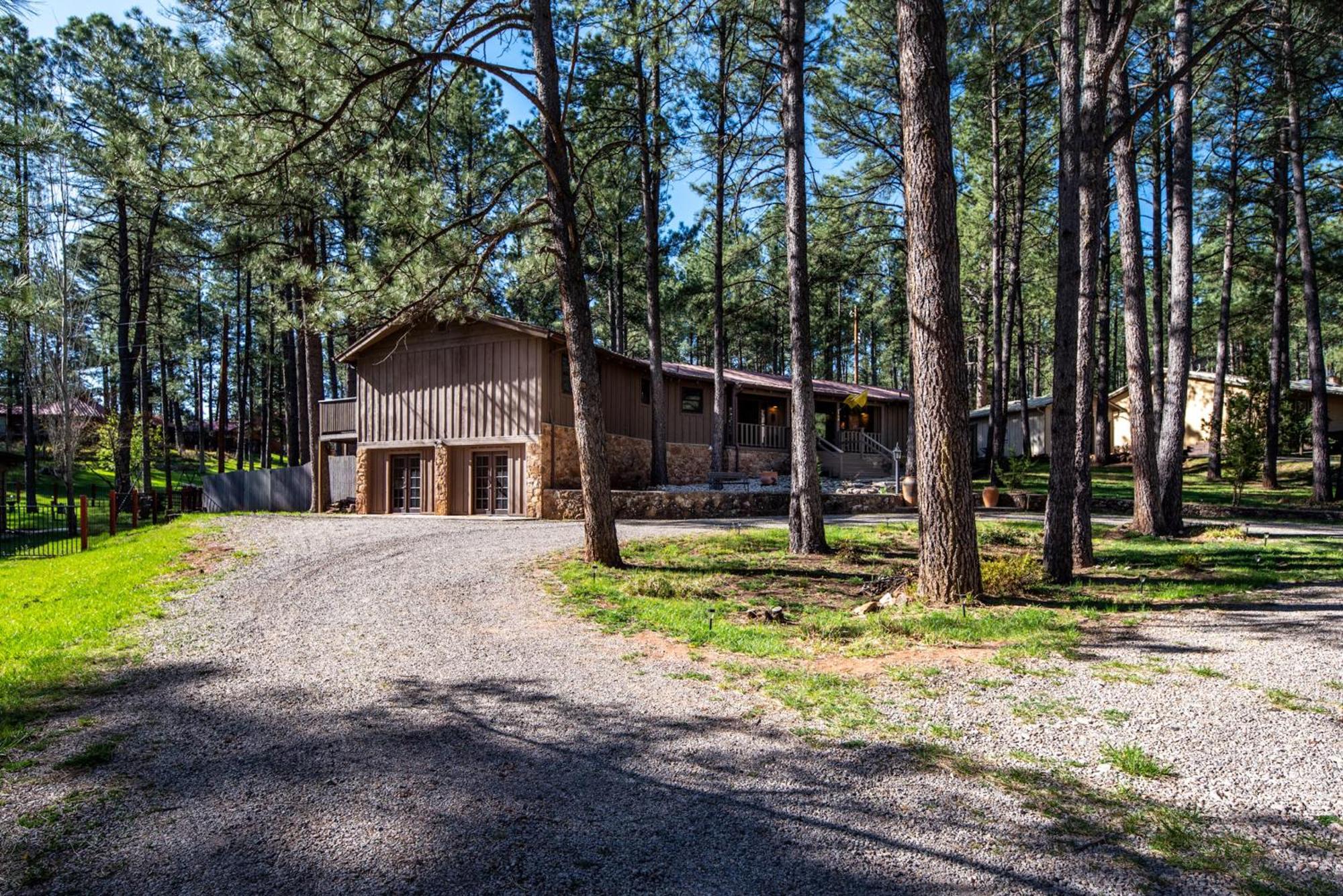 Rustic Pines Retreat Villa รุยโดโซ ห้อง รูปภาพ